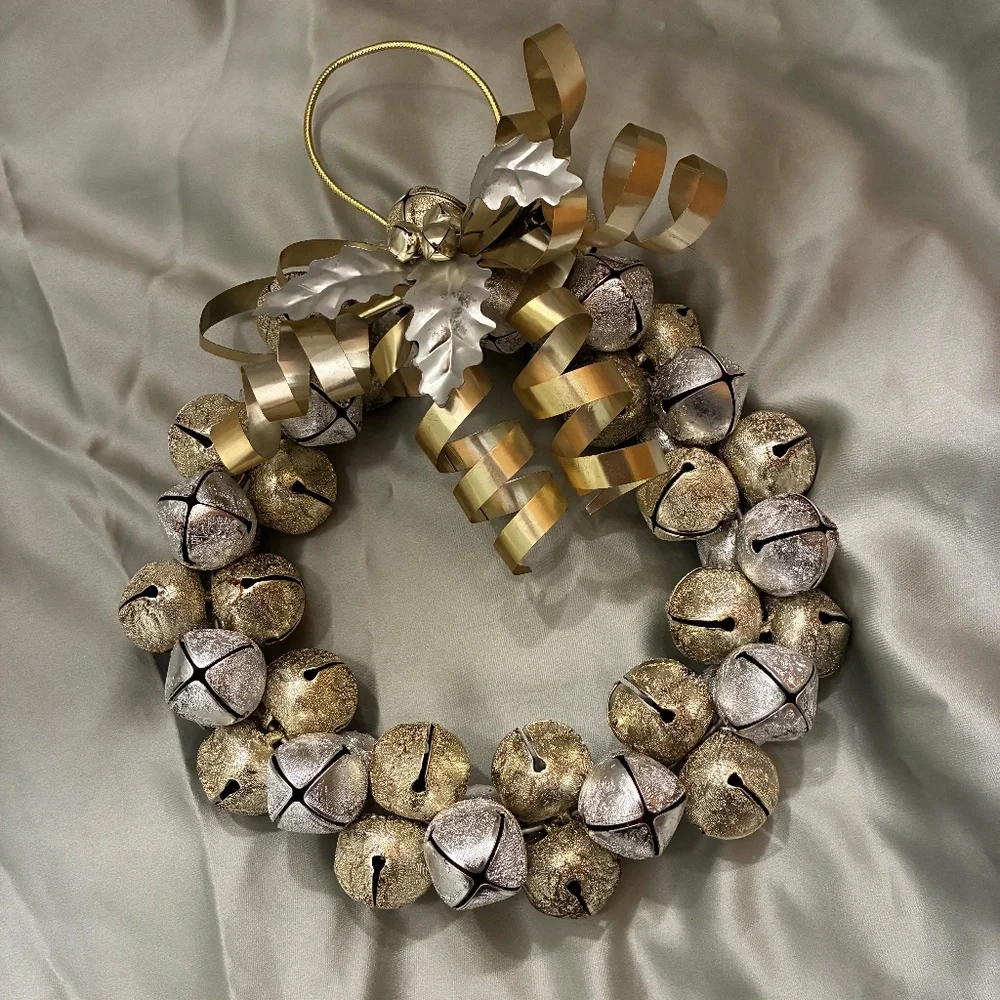 Jingle Bell Wreath Silver Gold Metal 9.5”x13.5” Drop VGUC
